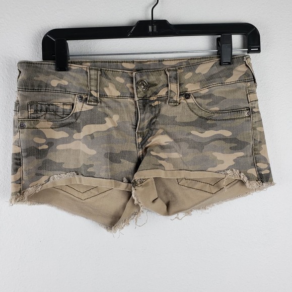 True Religion Women's 26 Keira Low Rise Denim Shorts Green Camo Frayed Hem Y2K - Picture 1 of 8